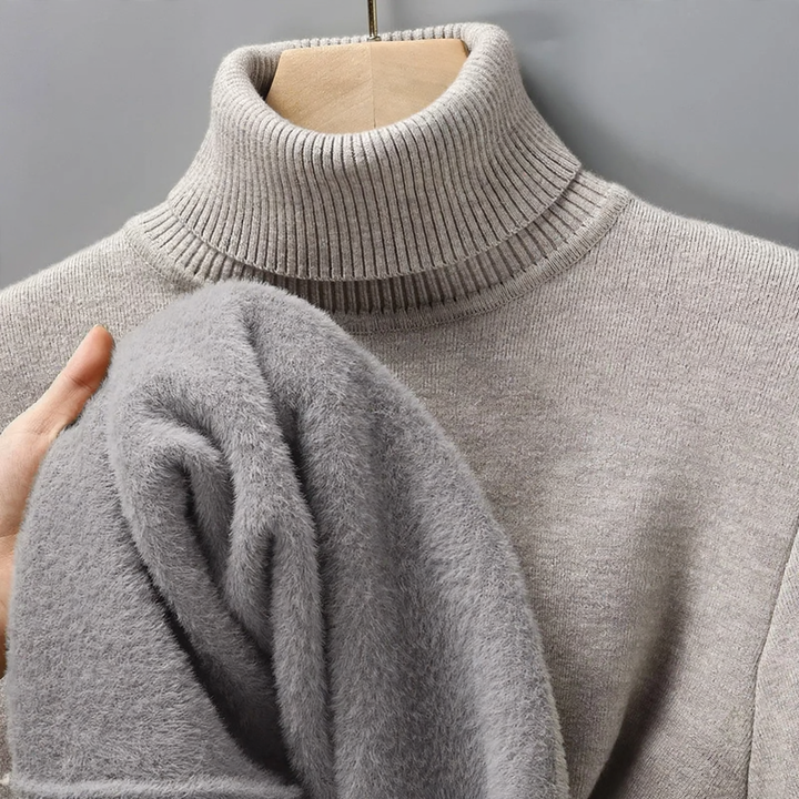 Men's wool sweater with turtleneck and fleece lining