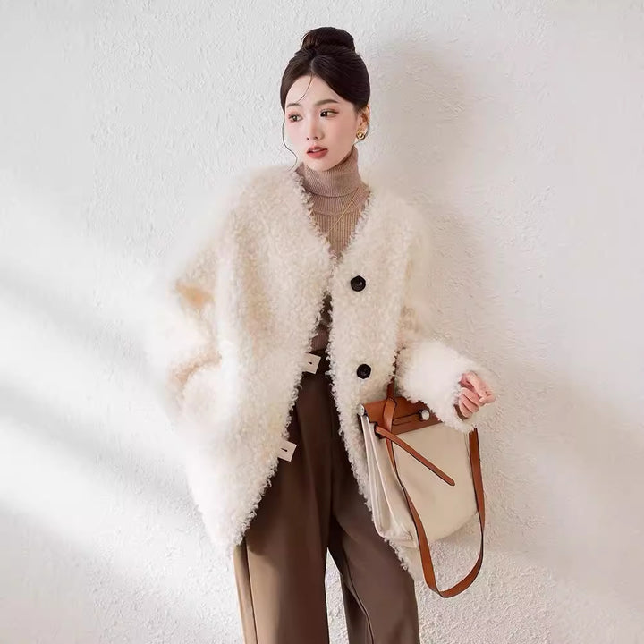 Mid-length lambskin coat made of Australian wool