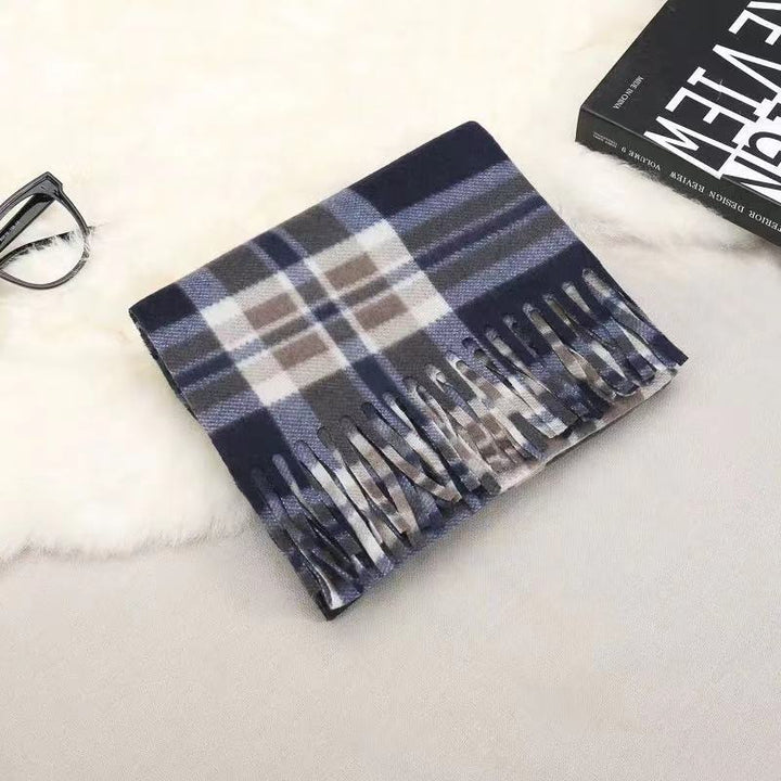 Classic plaid scarf made of double-sided fleece