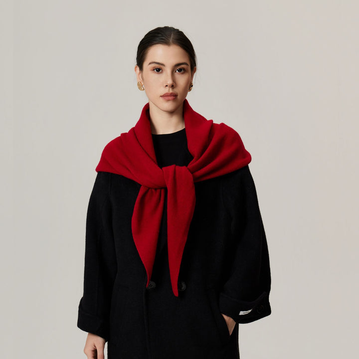 Triangle scarf made of 100% wool, elegant and warming