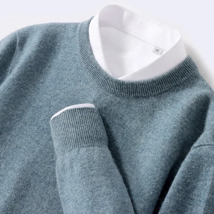 Men's wool pullover with round neck