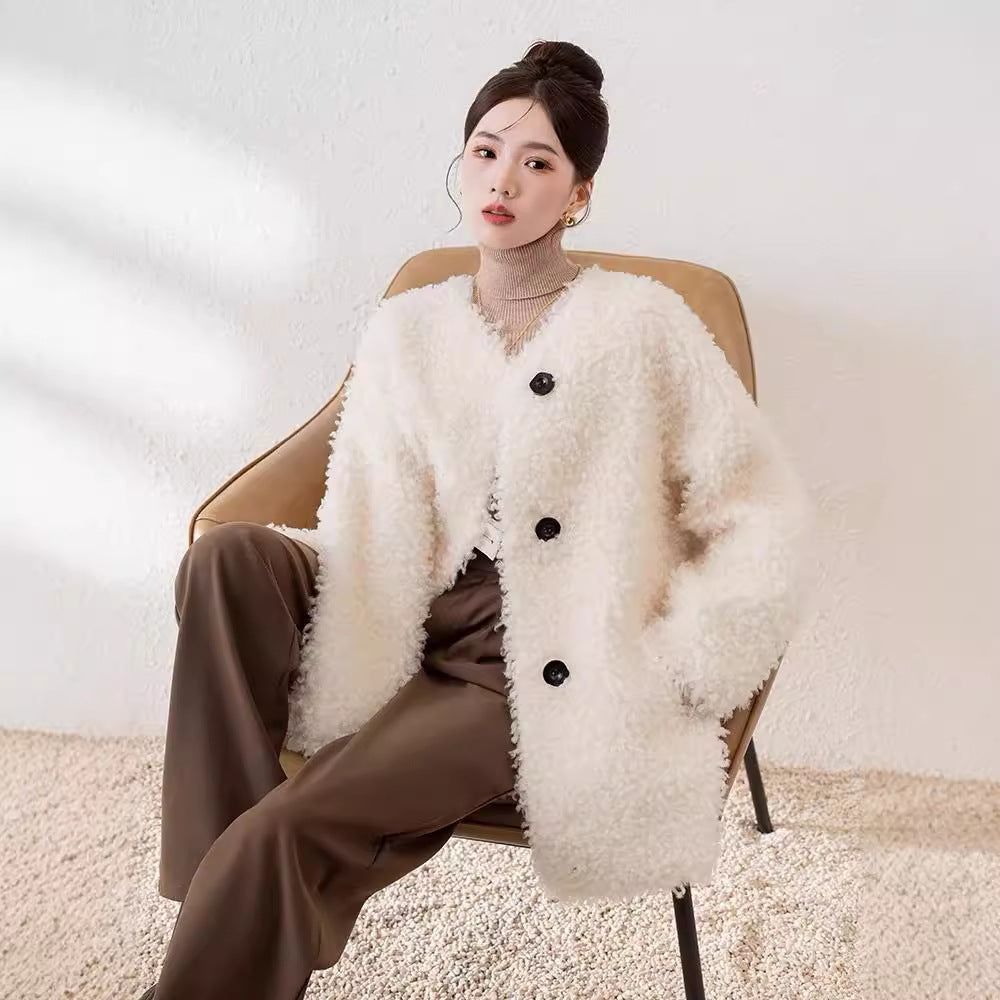 Mid-length lambskin coat made of Australian wool