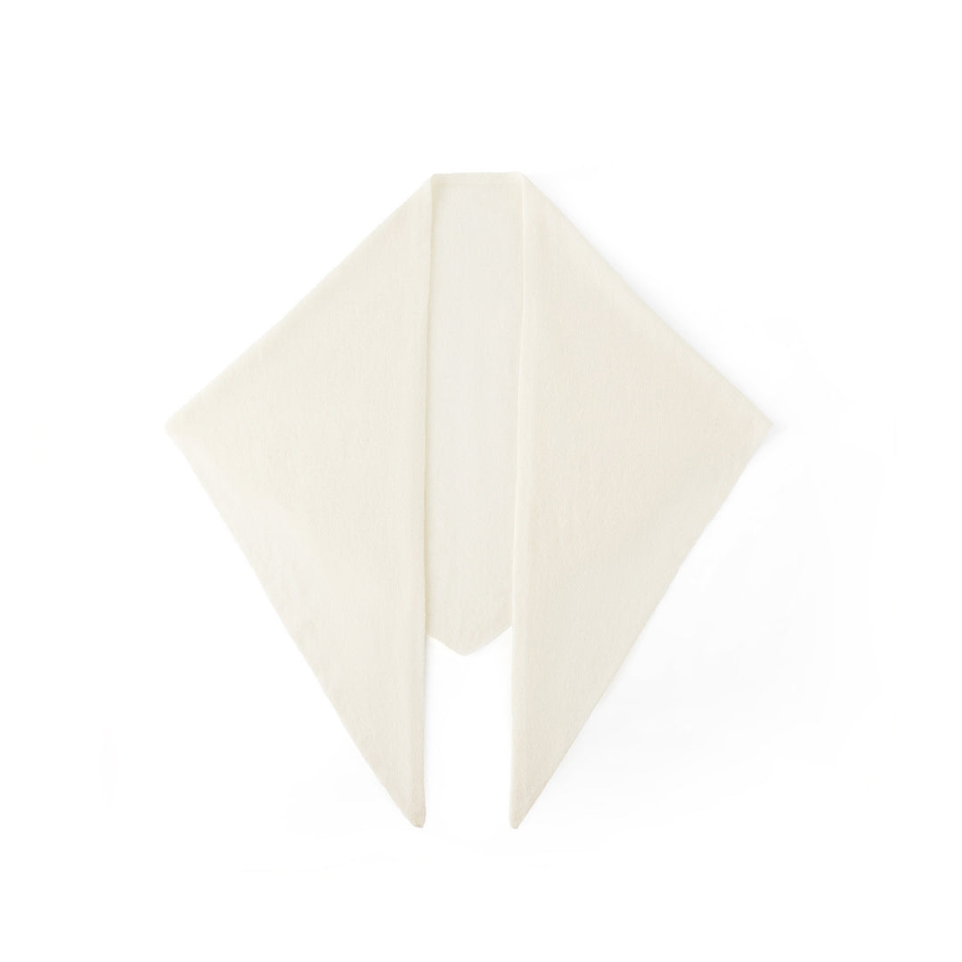 Triangle scarf made of 100% wool, elegant and warming