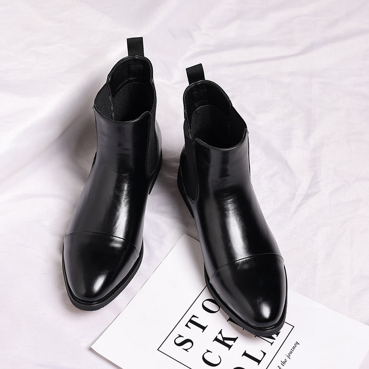 Elegant men's Chelsea boots, pointed