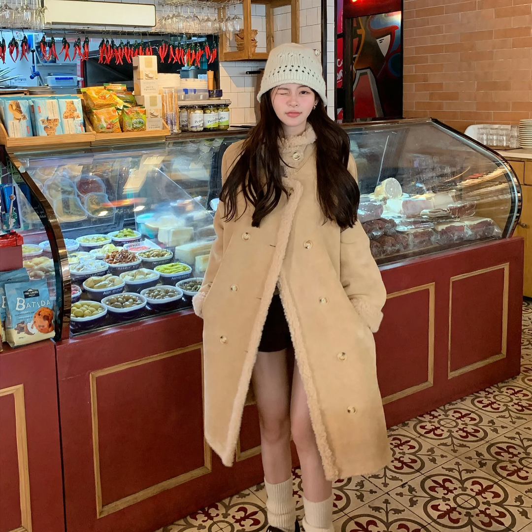 Reversible women's coat made of virgin wool
