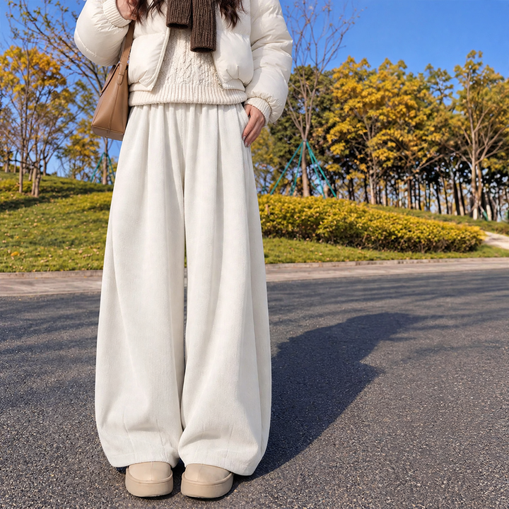 Padded cord wide pants in relaxed style