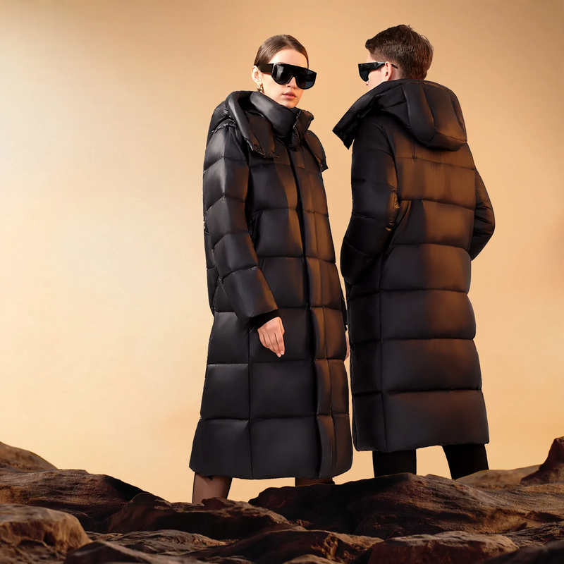 Long unisex down jacket with 95% white goose down filling