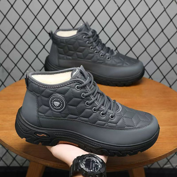 Padded men's winter boots with thick sole