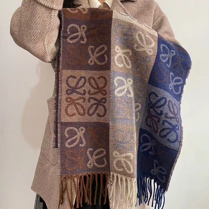 Scarf with checkerboard pattern and fringes