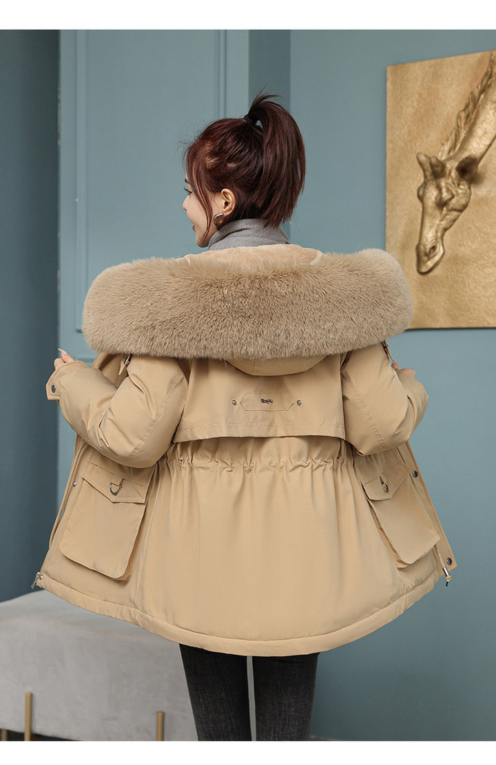 Loose women's parka with faux fur collar