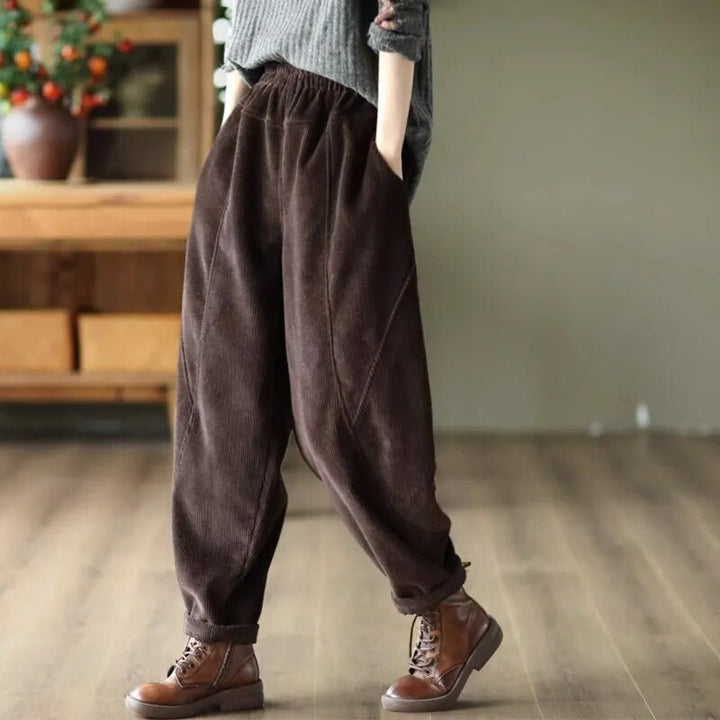 Women's corduroy pants, carrot shape, lined