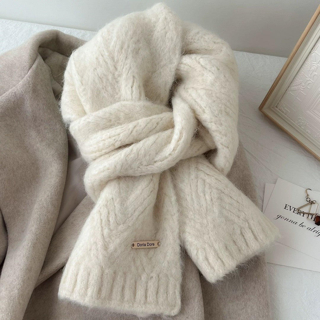Knitted scarf made of wool blend