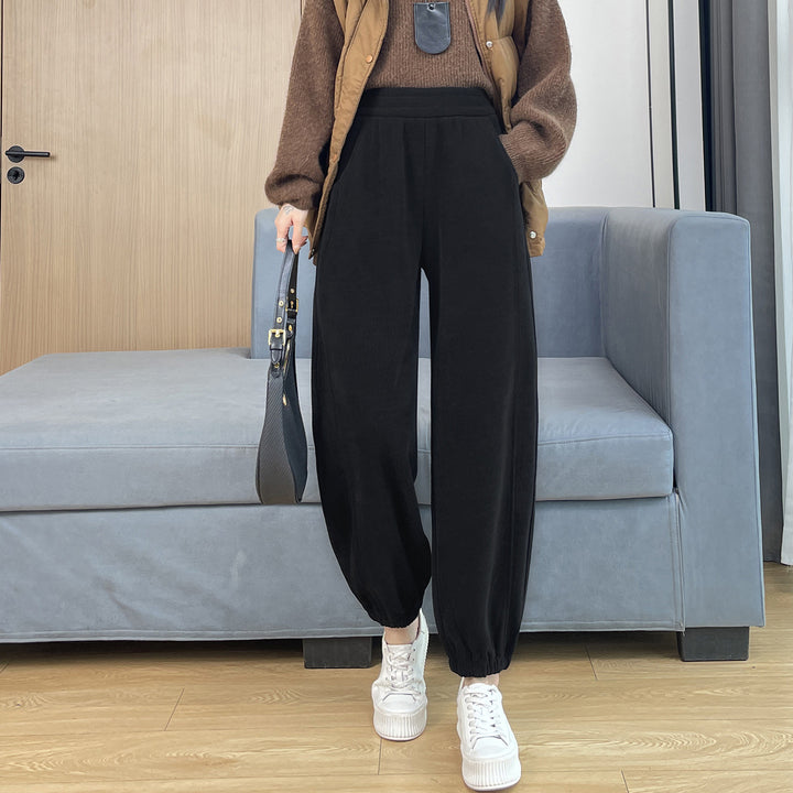 Padded women's corduroy trousers with cuffs