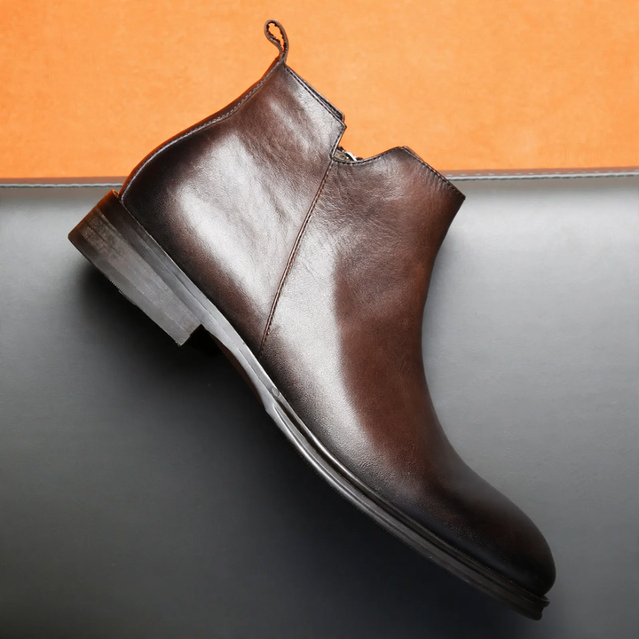Fashionable men's leather boots