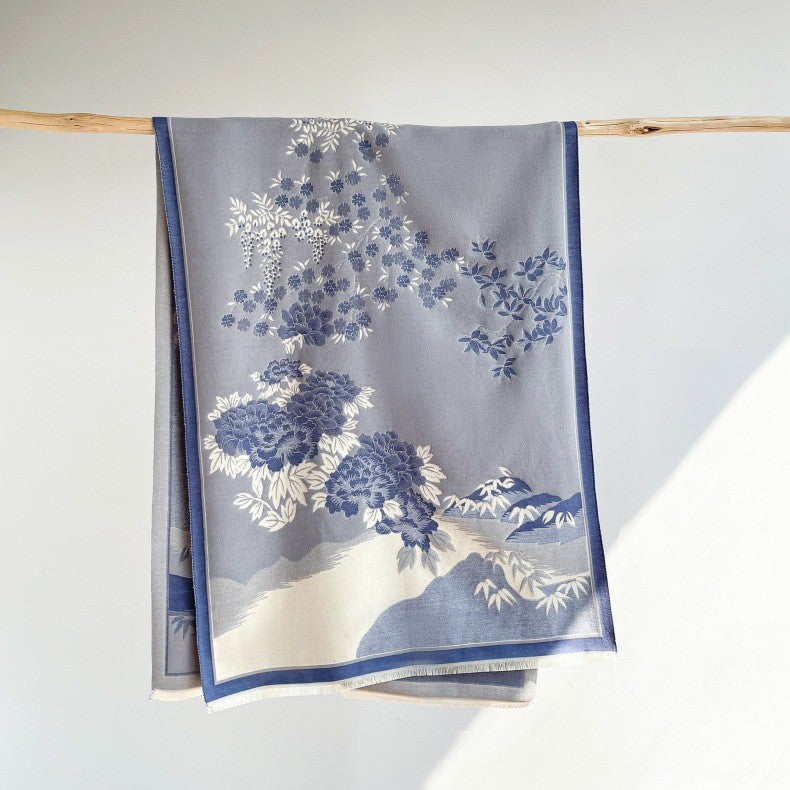 Thick scarf in ethnic style, 185x65cm