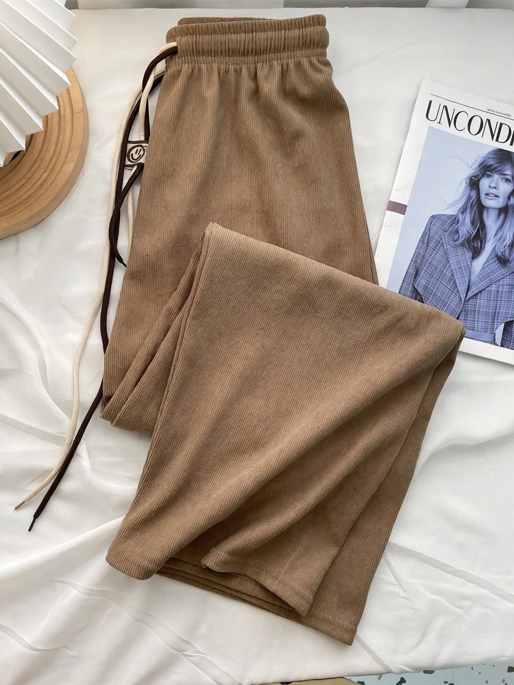 Kord-pants with wide leg and tie belt