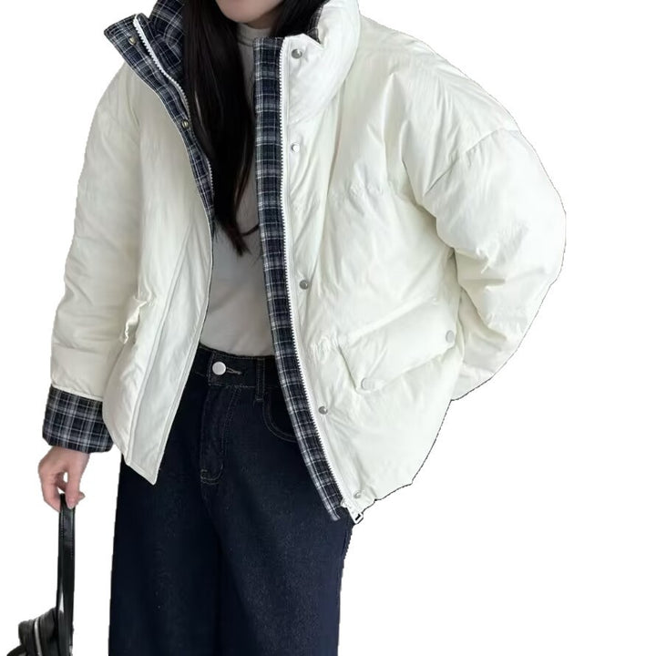 Short women's down jacket with high fill power