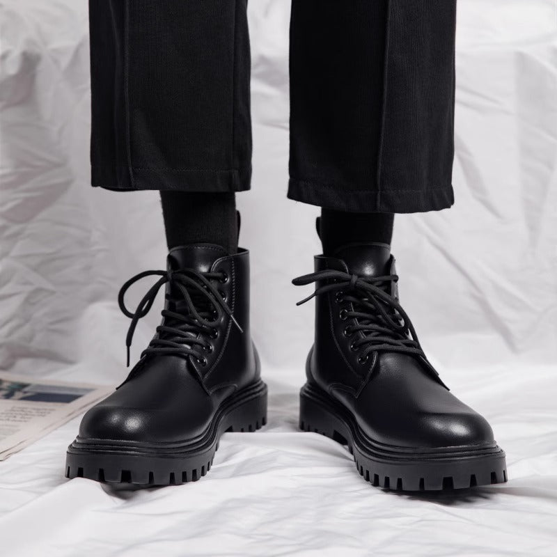 Classic men's Chelsea ankle boots in black