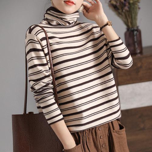 Ladies long sleeve shirt with stand-up collar and striped pattern