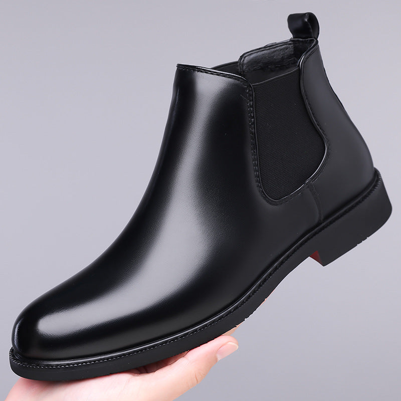 Robust men's work boots made of leather