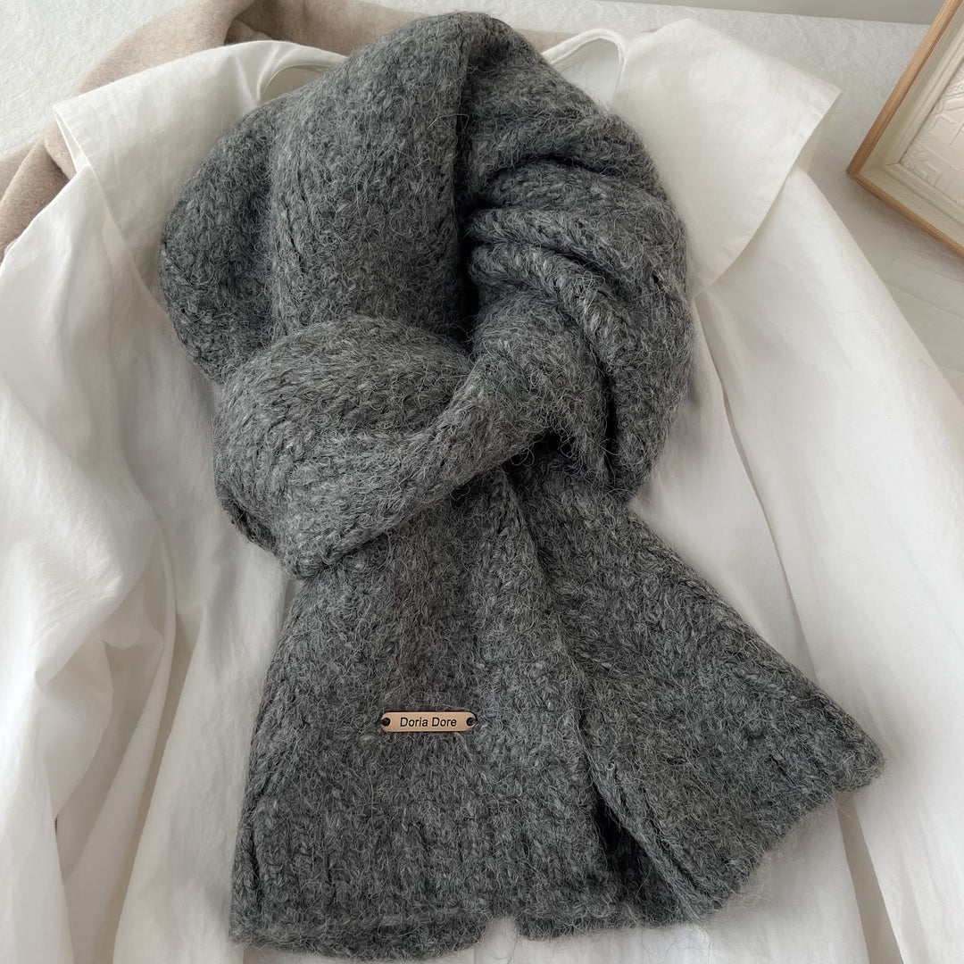 Knitted scarf made of alpaca wool blend
