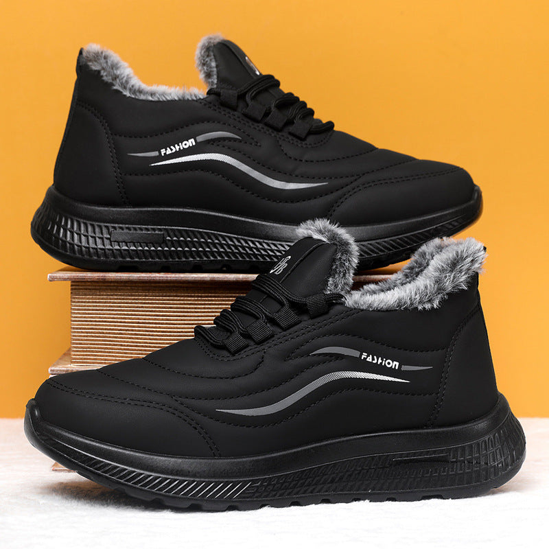 Padded men's winter boots with thick sole