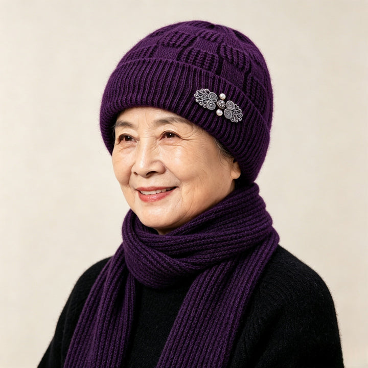 Knit set for women: hat and scarf, lined