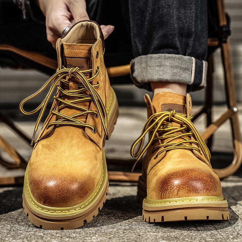 Fashionable men's boots with platform sole