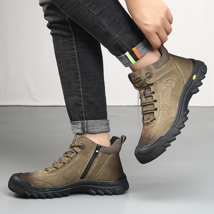 Men's winter boots made of leather, lambskin lining