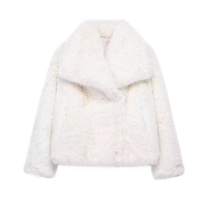 Fashionable coat with large faux fur lapel