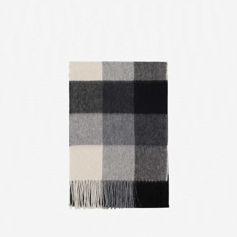 British wool scarf with fringes, checkered