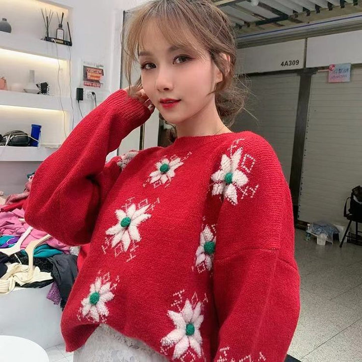 Knitted pullover with snowflake embroidery