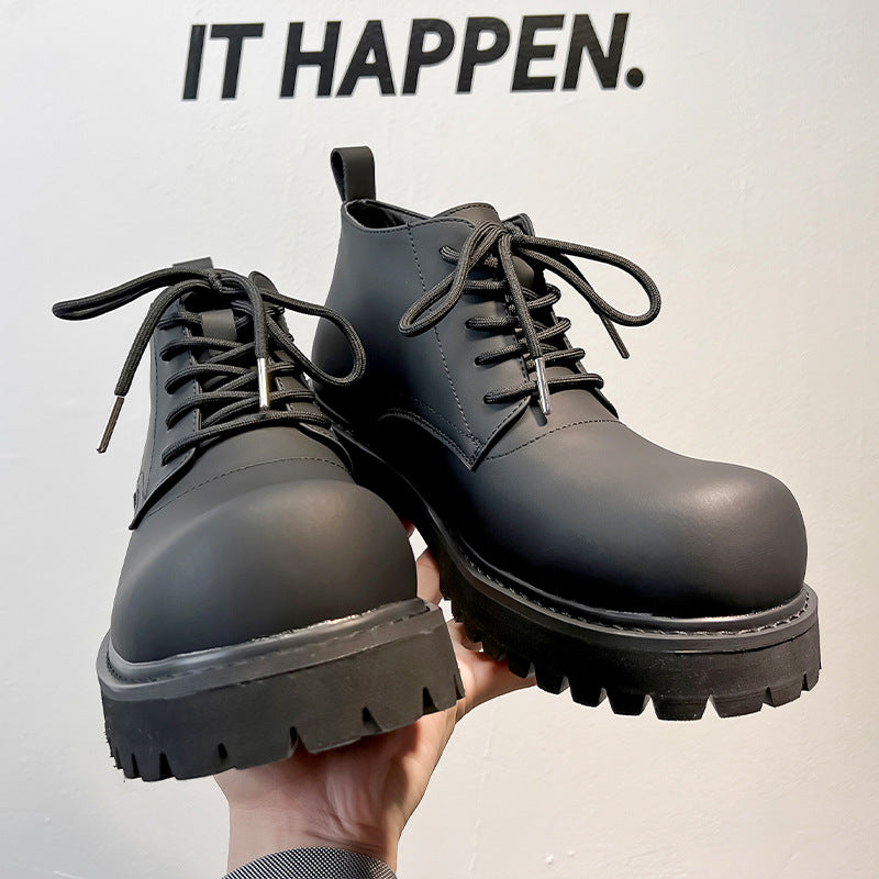 Men's work boots with thick sole