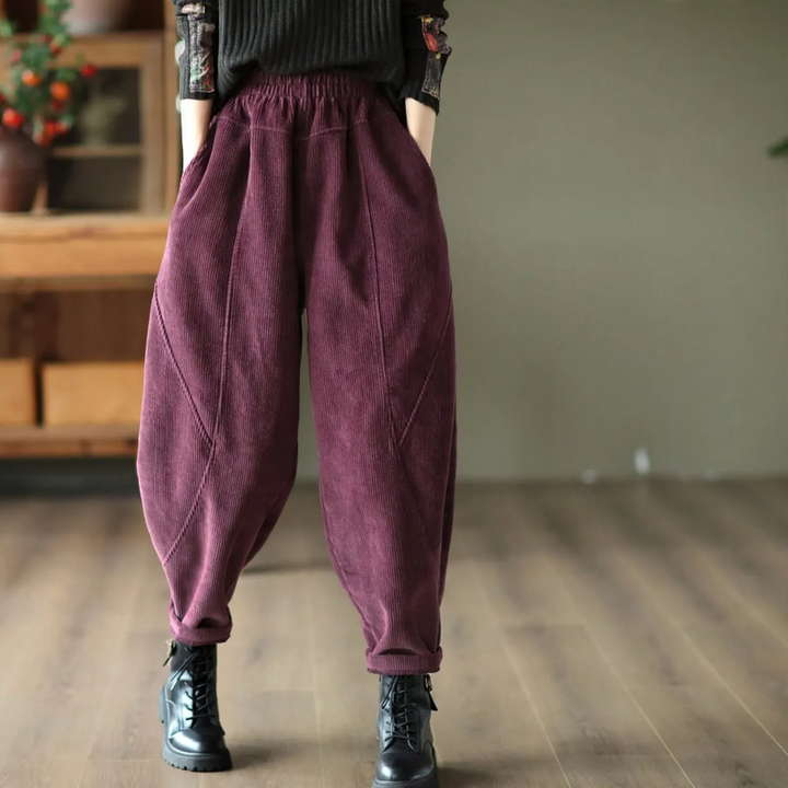 Women's corduroy pants, carrot shape, lined