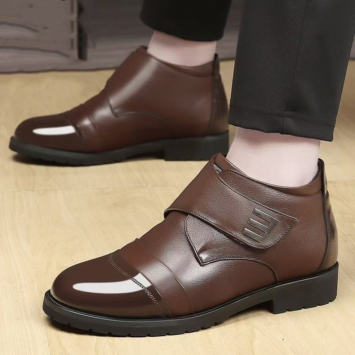 Padded men's boots with Velcro closure