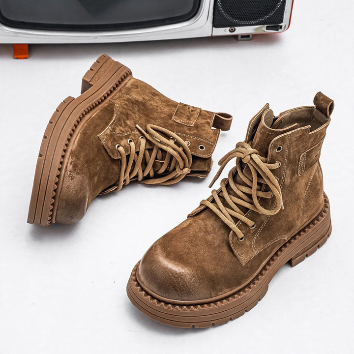 Robust men's boots, vintage style, lacing