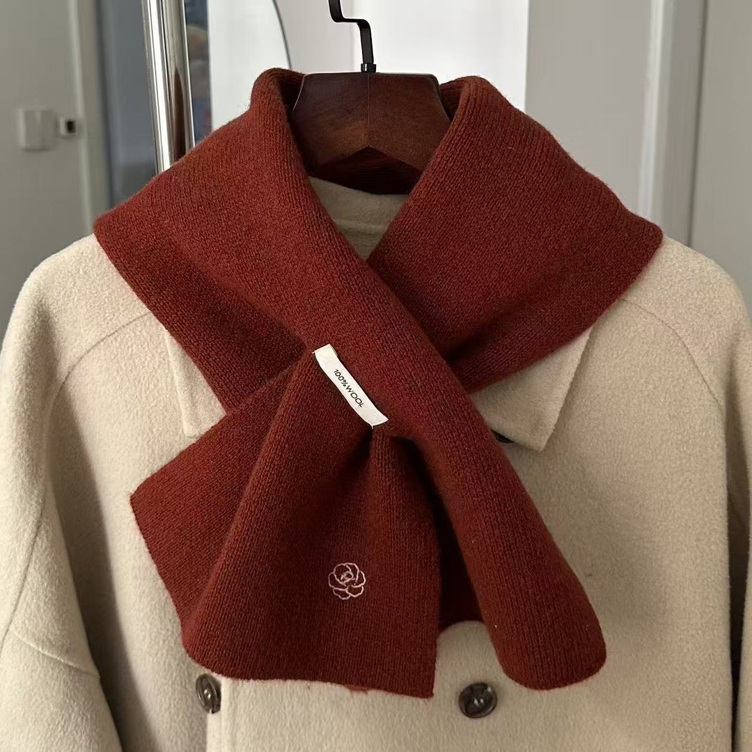Knit scarf made of 100% wool