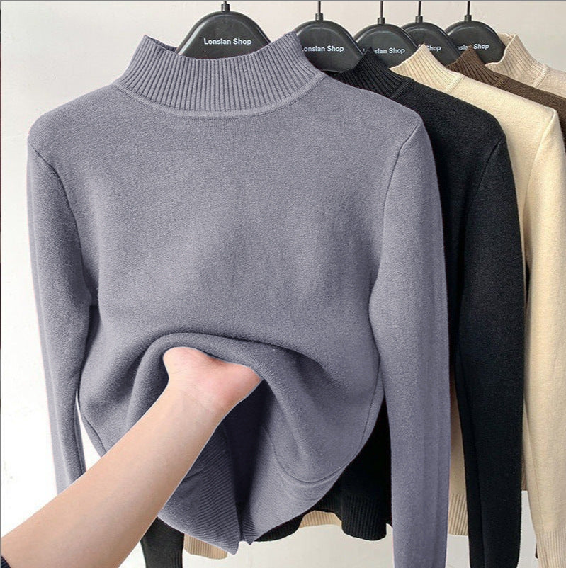 Women’s turtleneck sweater with inner fleece