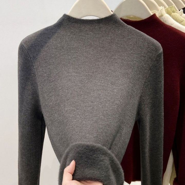 Women's sweater with stand-up collar and fleece lining