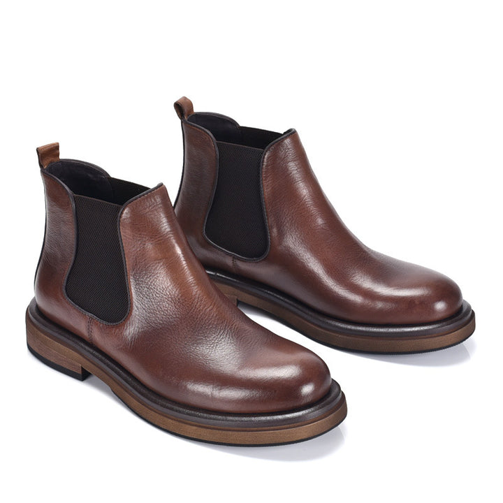 High-quality men's Chelsea boots made of leather