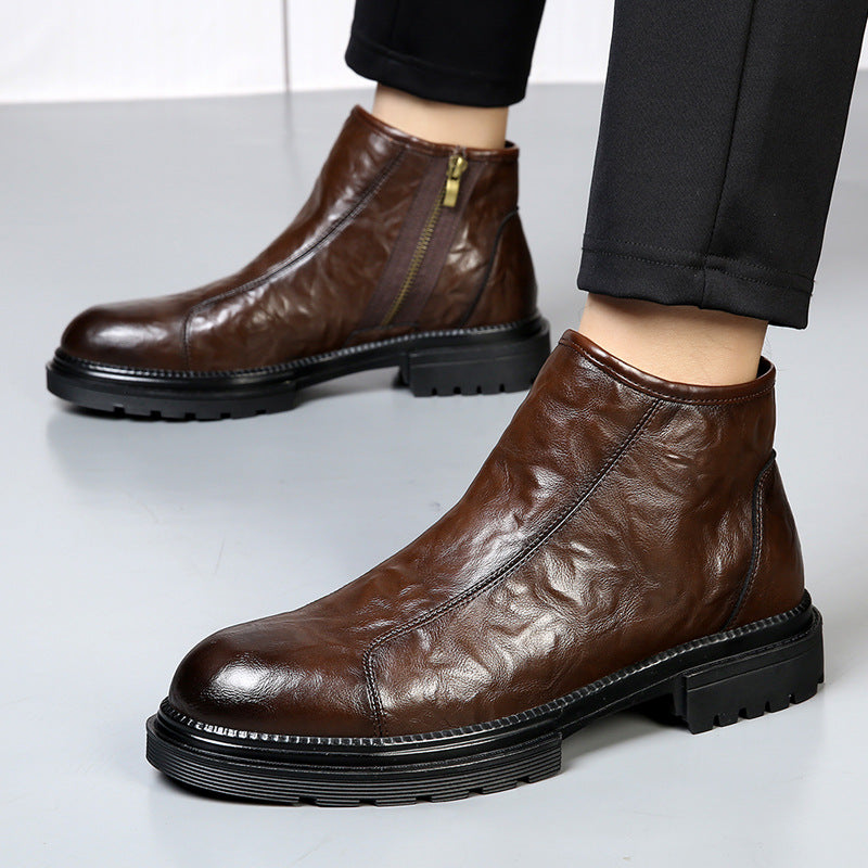 Robust men's leather boots in vintage style