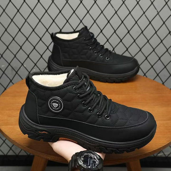 Padded men's winter boots with thick sole