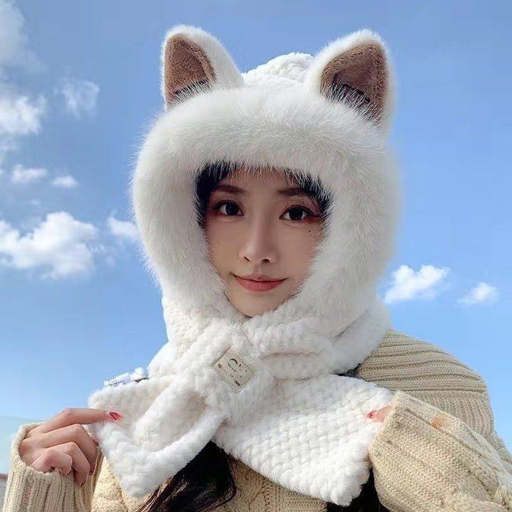 Fluffy set of hat and scarf with bear design