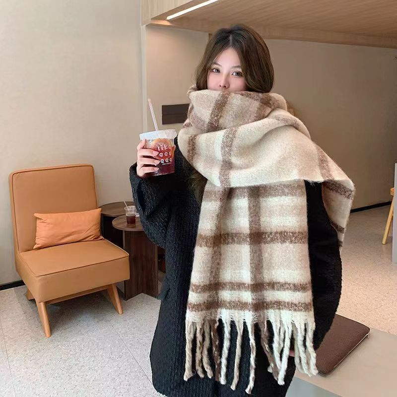 Checked scarf in mohair look, warming