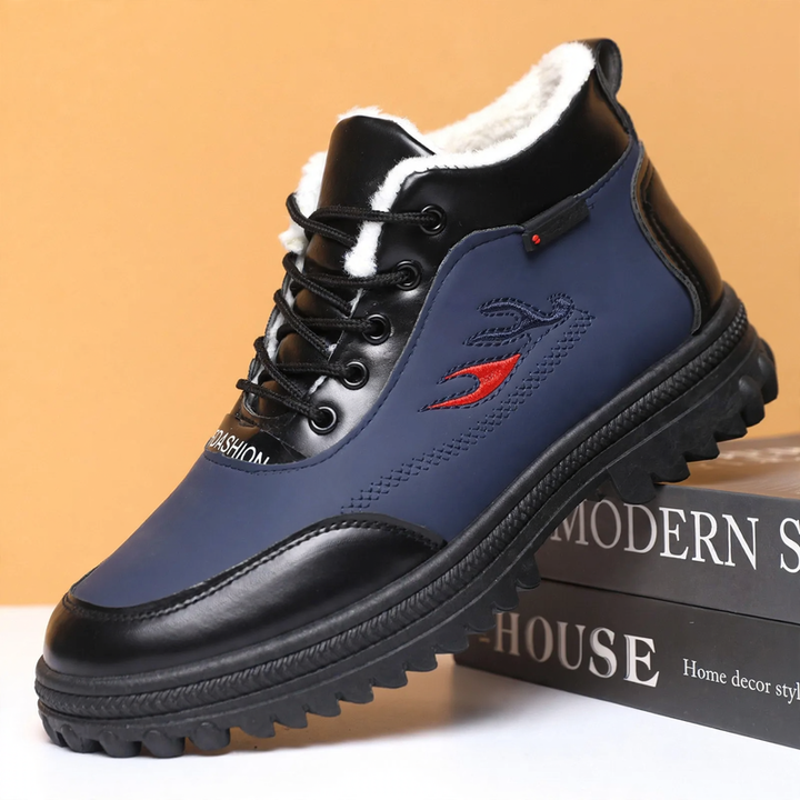 Insulated men's winter boots with non-slip sole