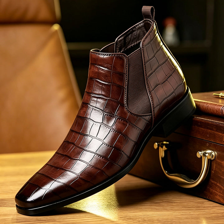 Fashionable men's Chelsea boots in vintage style