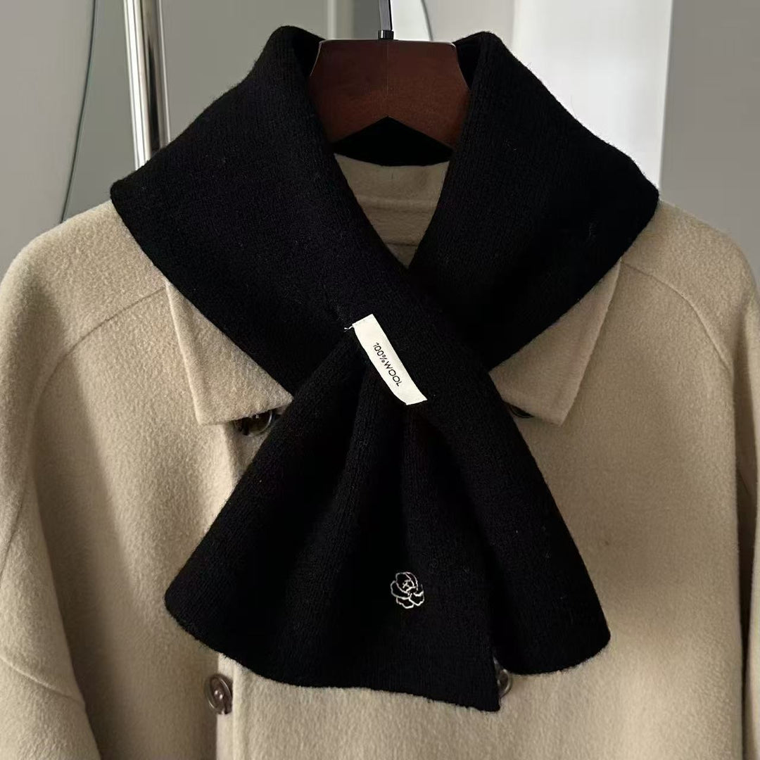 Knit scarf made of 100% wool