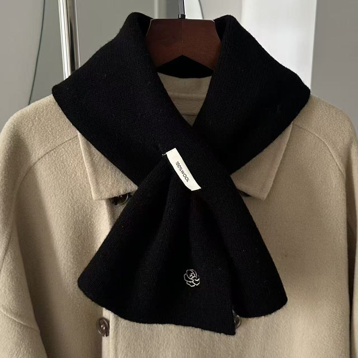 Knit scarf made of 100% wool