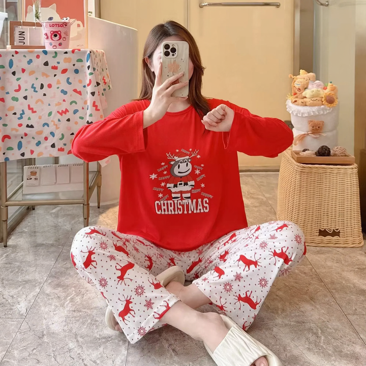 Women's Christmas Pajamas, long-sleeved, with reindeer motif