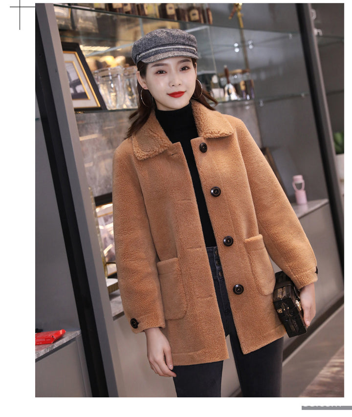 Ladies coat made of lambskin imitation, elegant